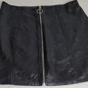 Shinestar Black Pencil Mini Skirt with Silver Zipper
